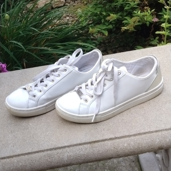 Guess Leather White and Silver Sneakers Size 8.5 - Picture 7 of 8